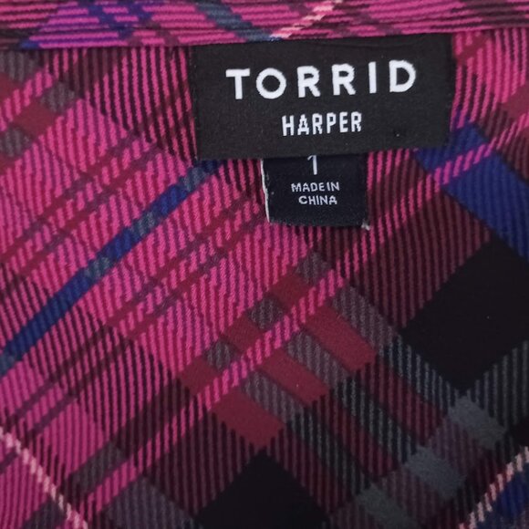 Torrid Harper Women’s 1X Pink Blue Plaid V-Neck Blouse Short Sleeve High Low Hem - Picture 2 of 6